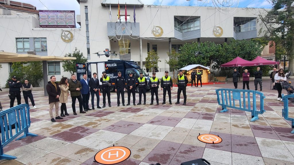 Policía Local Molina Unidad Aérea y vehículo Unidad Atención a la Ciudadanía Presentación Foto1